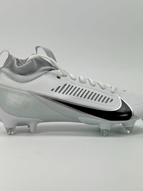 Athletic_Shoes